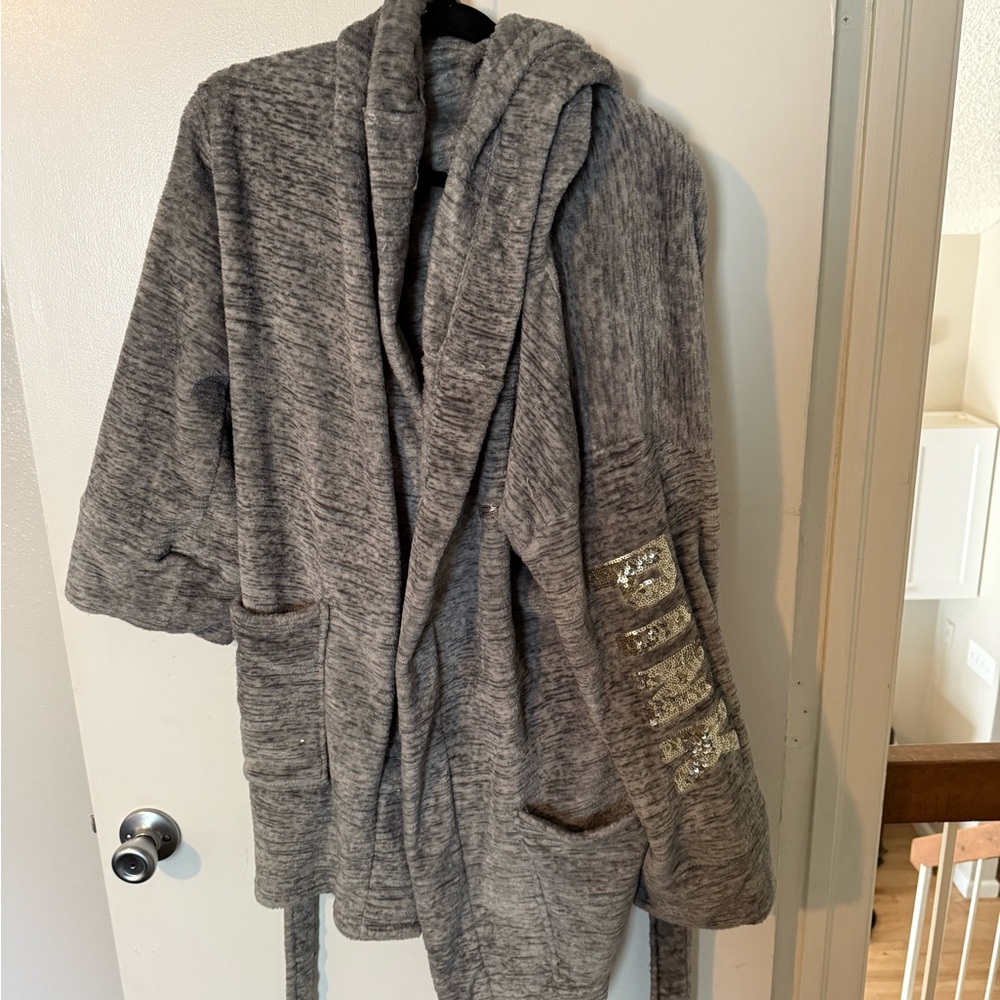 PINK Gray Fleece Robe